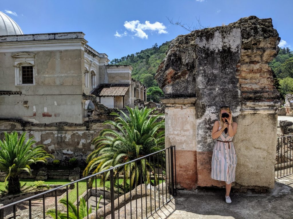 Backpacking Guatemala 2 Weeks | The Perfect Trip for First Timers Ruinen in Antigua
