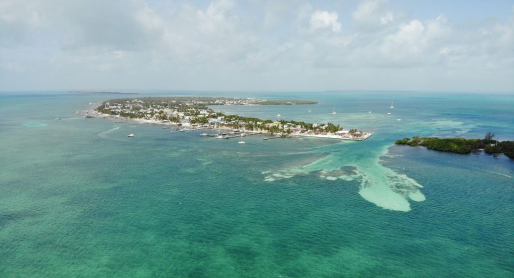 Caye Caulker | 5 Tipps zur Trauminsel in Belize Caye Caulker per Drohne