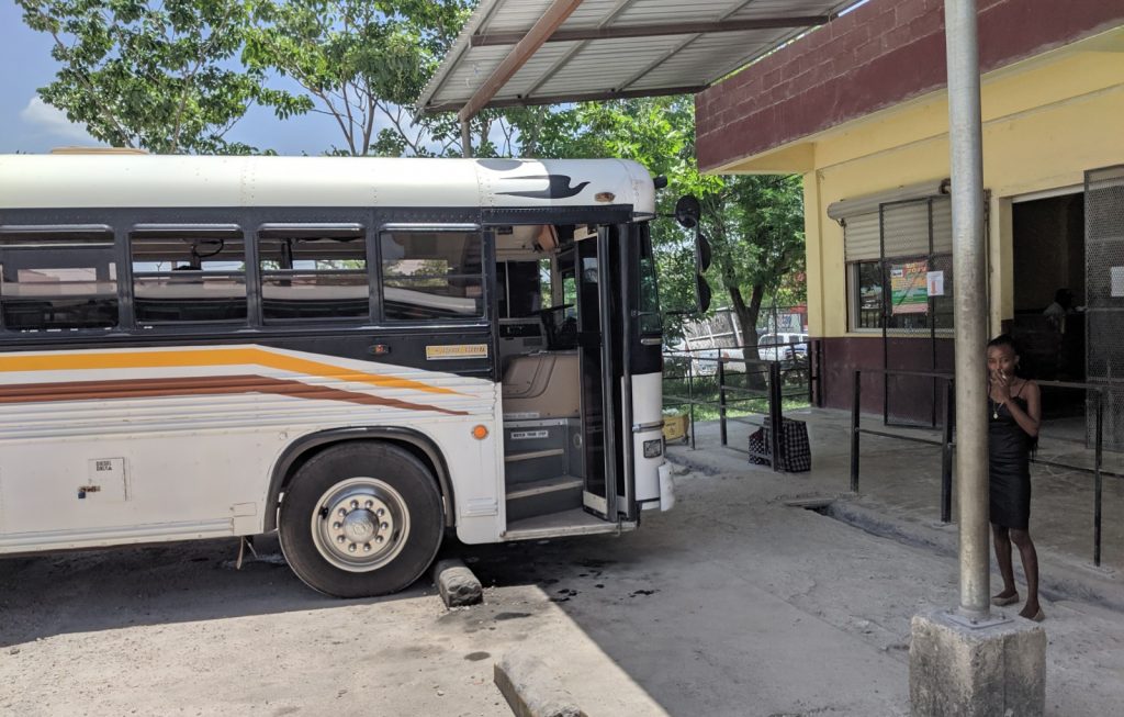 Busfahren in Belize leicht gemacht | Günstig von A nach B Busfahren in Belize leicht gemacht | Günstig von A nach B