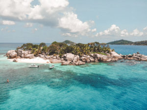 Drohnenaufnahme Coco Island auf La Digue Seychellen