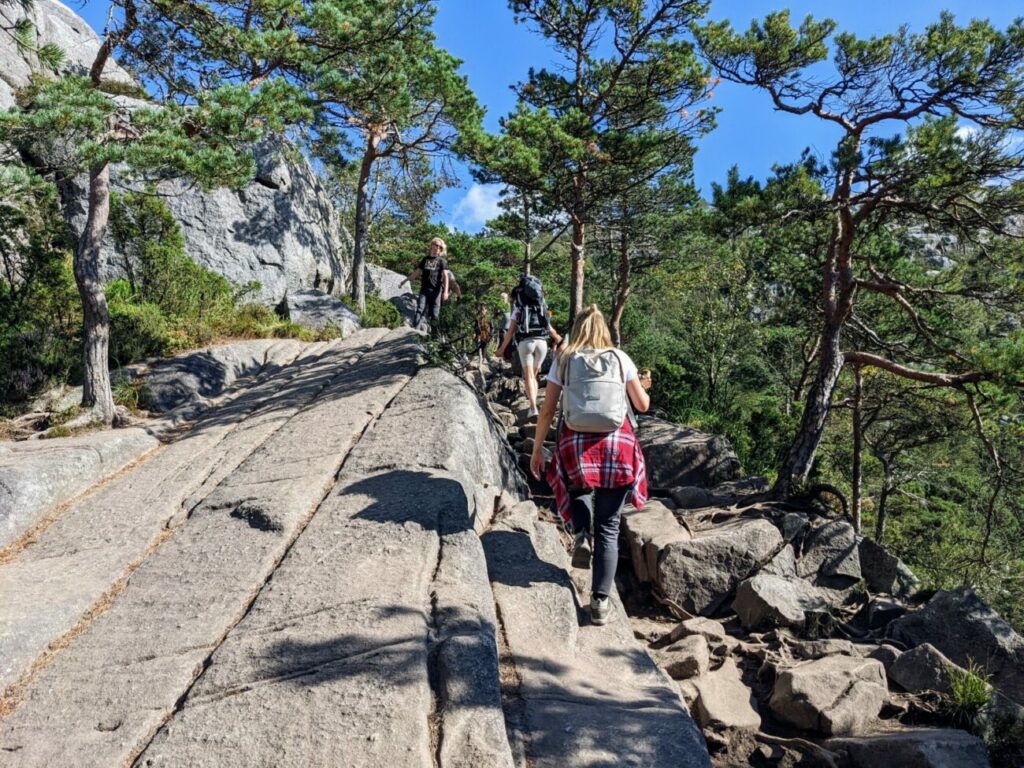 Preikestolen Wanderung in 2025 I Anreise, Parken, Tipps Preikestolen Wanderung in 2025 I Anreise, Parken, Tipps