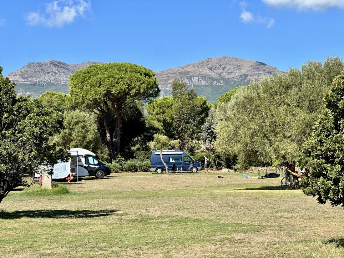 Pietracorbara in Cap Corse (Korsika): Strand & Wandern (2026) Campingplatz La Pietra in Pietracorbara auf dem Cap Corse, Korsika