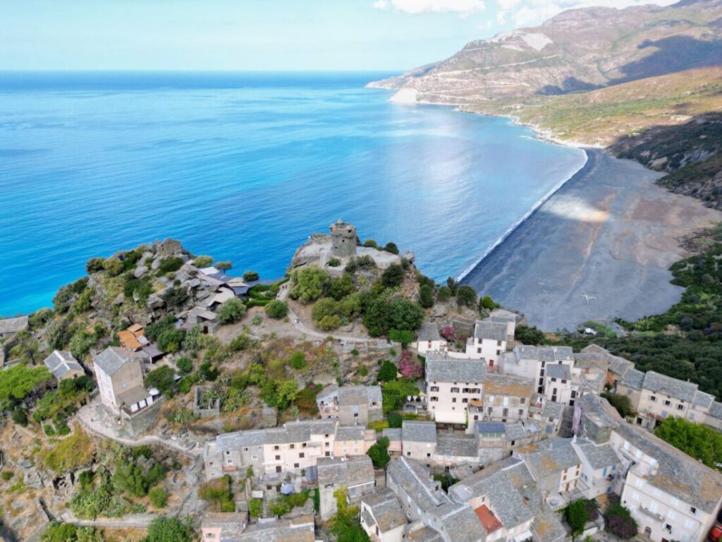 Nonza Cap Corse: Turm, Strand & Tipps fürs Parken (2026)
