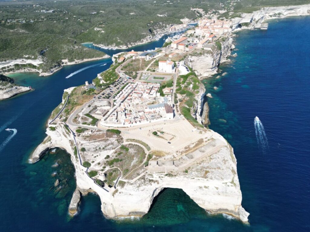 Bonifacio Korsika: Zitadelle, Kalksteinfelsen & Klippenwanderung (2026)